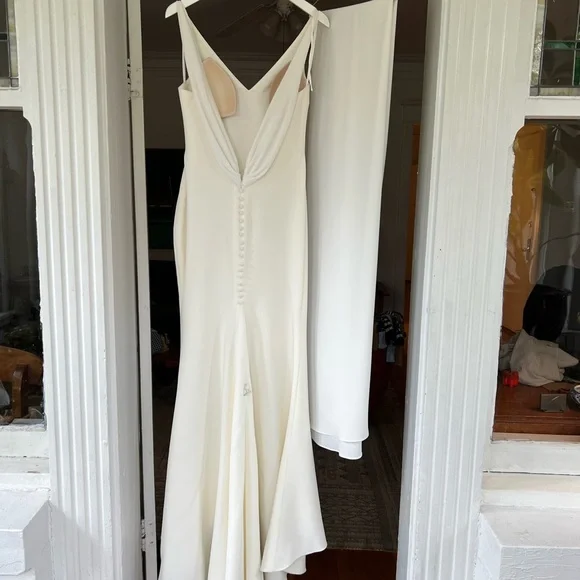Made with Love “Harry” wedding dress with detachable train - Ivory - Picture 5 of 11